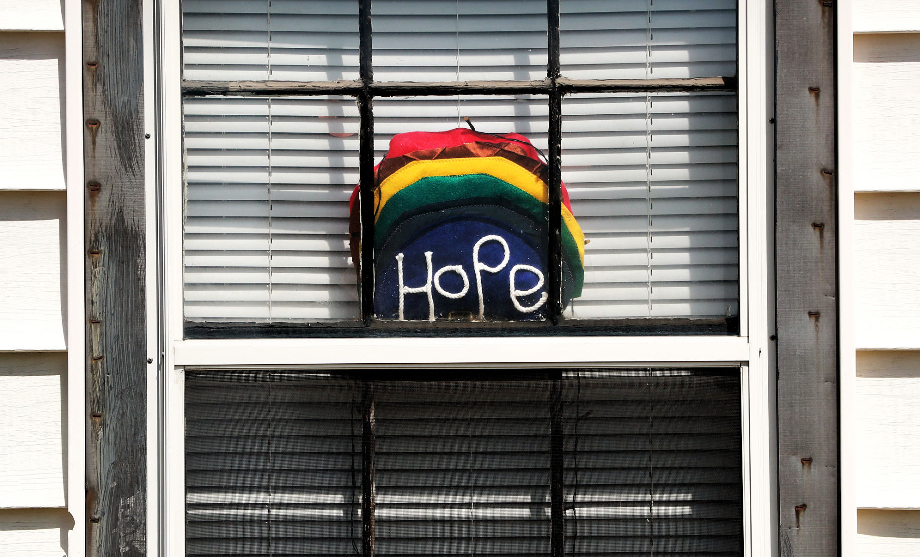 042920_HopeinWindow001_bjs.JPG